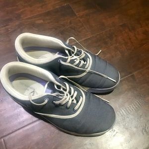 Nike Women’s Fashionable Lunarlon shoes (Size 9)